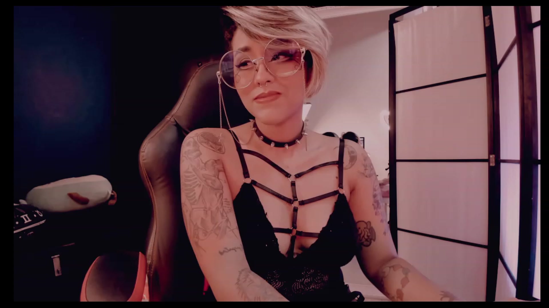 Gallery image thumbnail from AbraxxysRadio's myfreecams stream on, 12/16/2022, 23:41 image 7 of 20