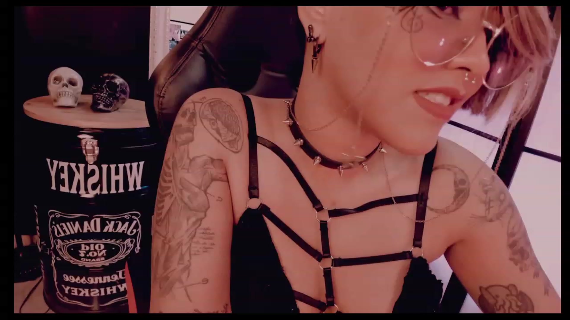 Gallery image thumbnail from AbraxxysRadio's myfreecams stream on, 12/16/2022, 23:41 image 15 of 20