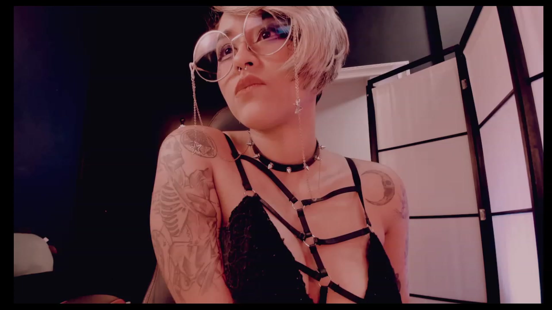 Gallery image thumbnail from AbraxxysRadio's myfreecams stream on, 12/17/2022, 01:47 image 8 of 20