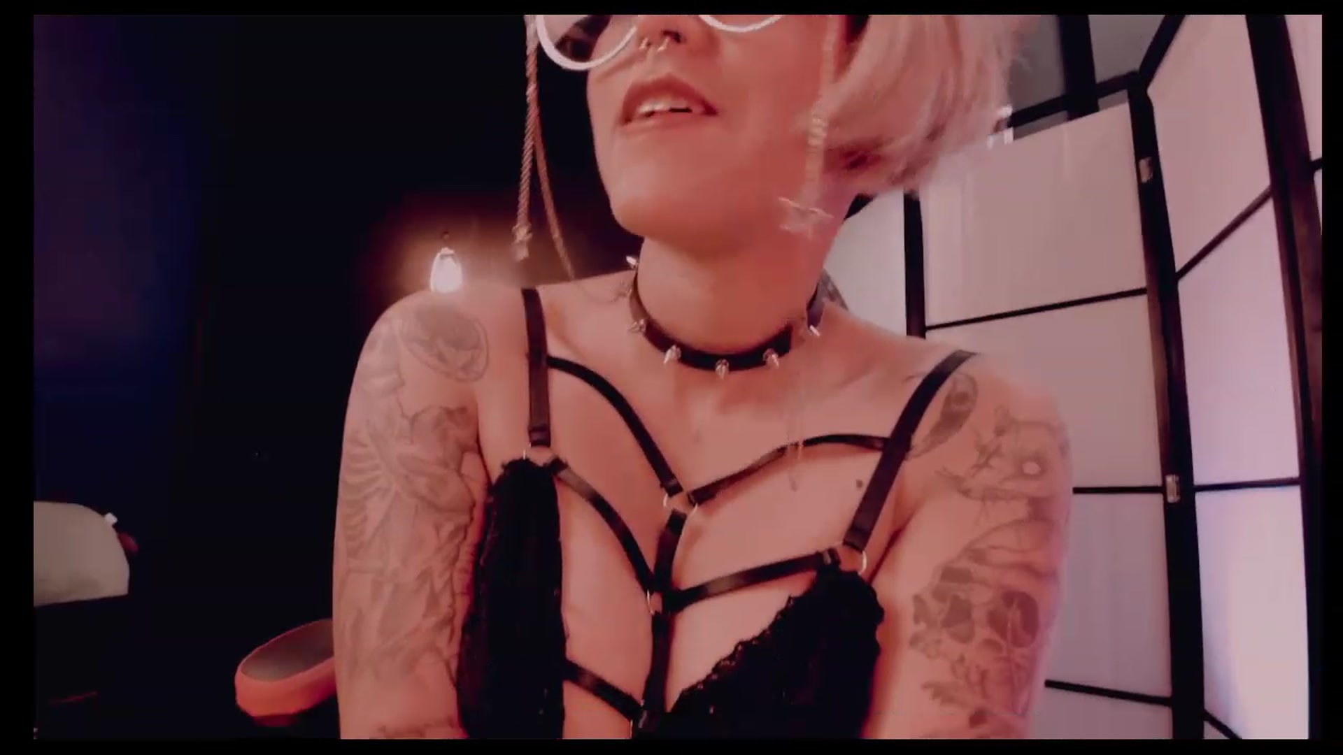 Gallery image thumbnail from AbraxxysRadio's myfreecams stream on, 12/17/2022, 01:47 image 15 of 20