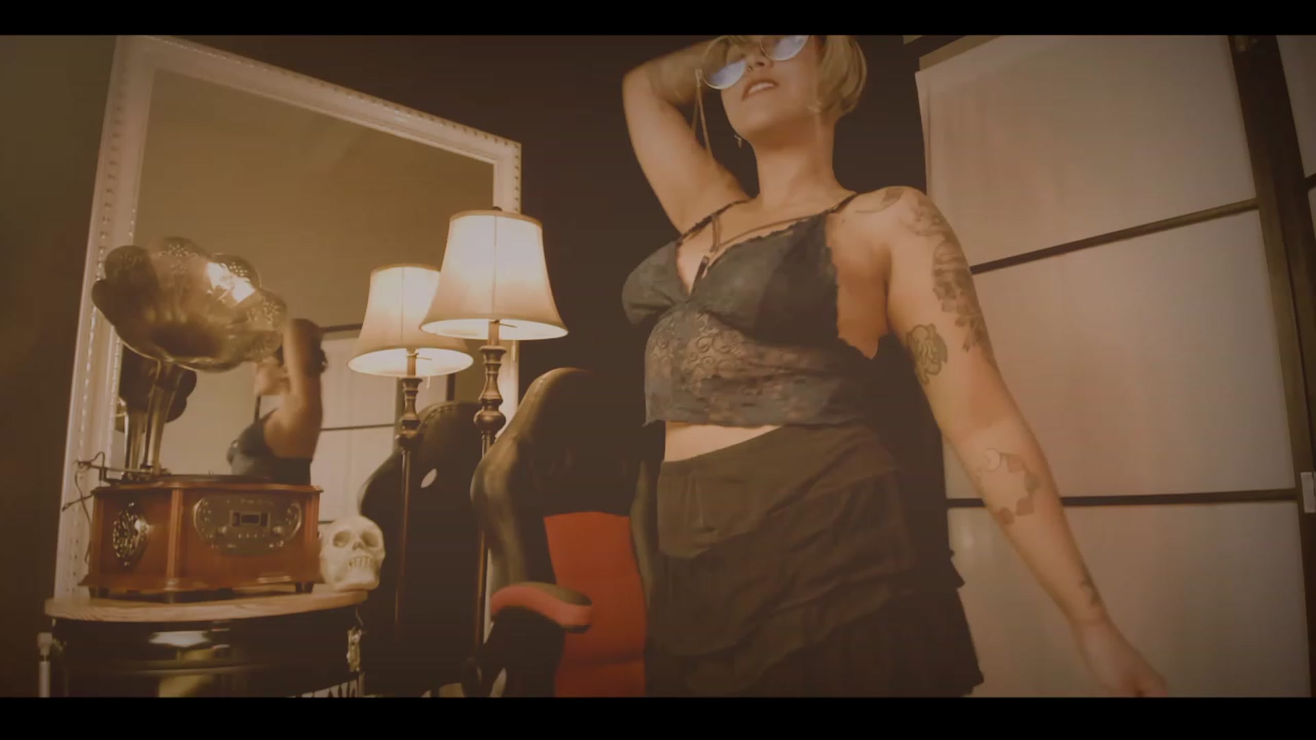 Gallery image thumbnail from AbraxxysRadio's myfreecams stream on, 12/20/2022, 03:05 image 12 of 20