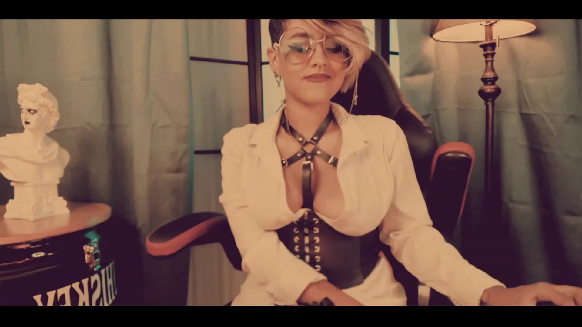 Gallery image thumbnail from AbraxxysRadio's myfreecams stream on, 12/22/2022, 17:50 image 3 of 20