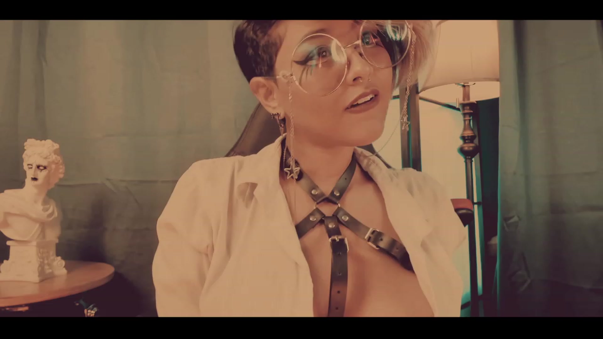 Gallery image thumbnail from AbraxxysRadio's myfreecams stream on, 12/22/2022, 19:21 image 11 of 20