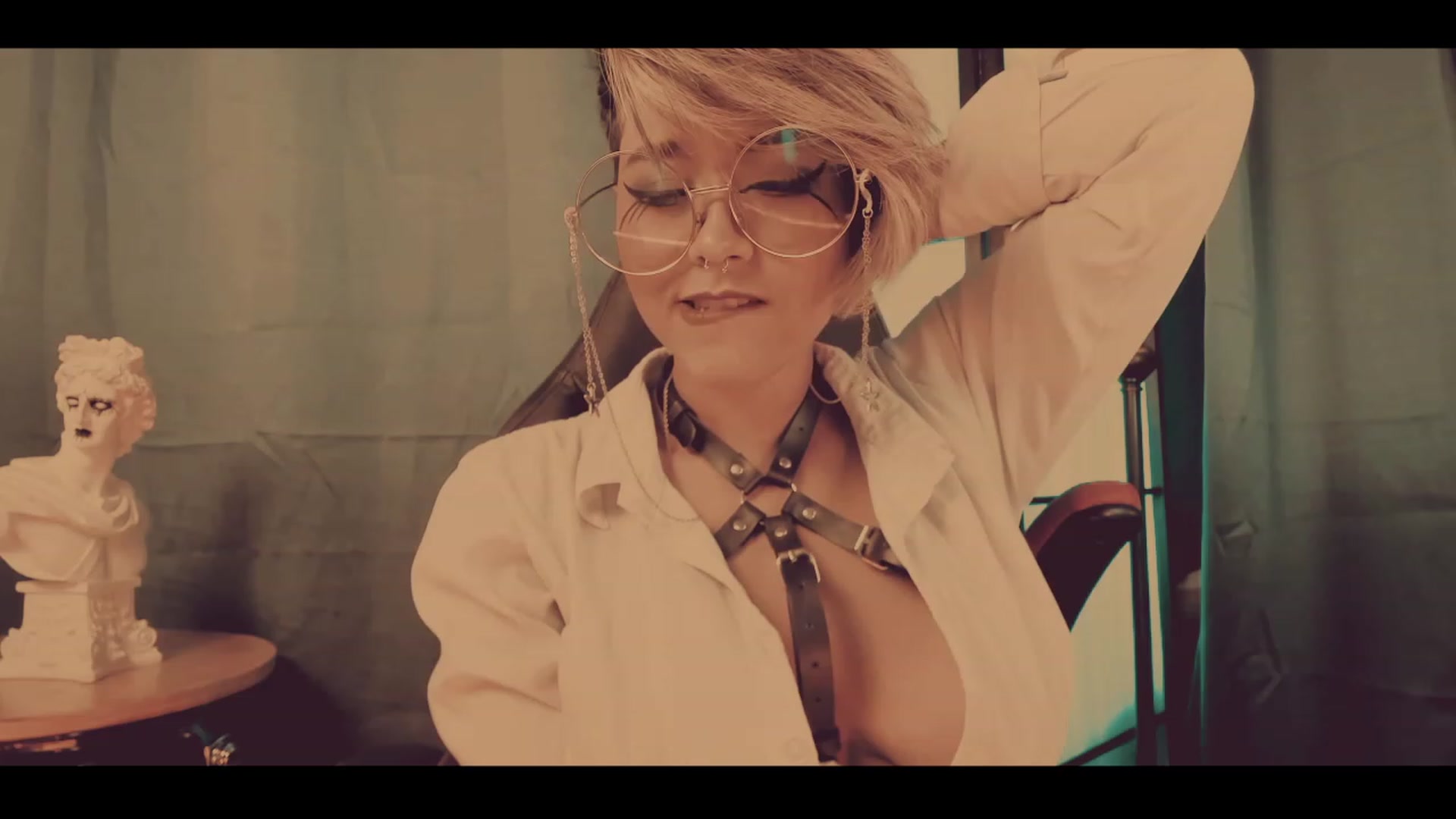 Gallery image thumbnail from AbraxxysRadio's myfreecams stream on, 12/22/2022, 19:21 image 10 of 20