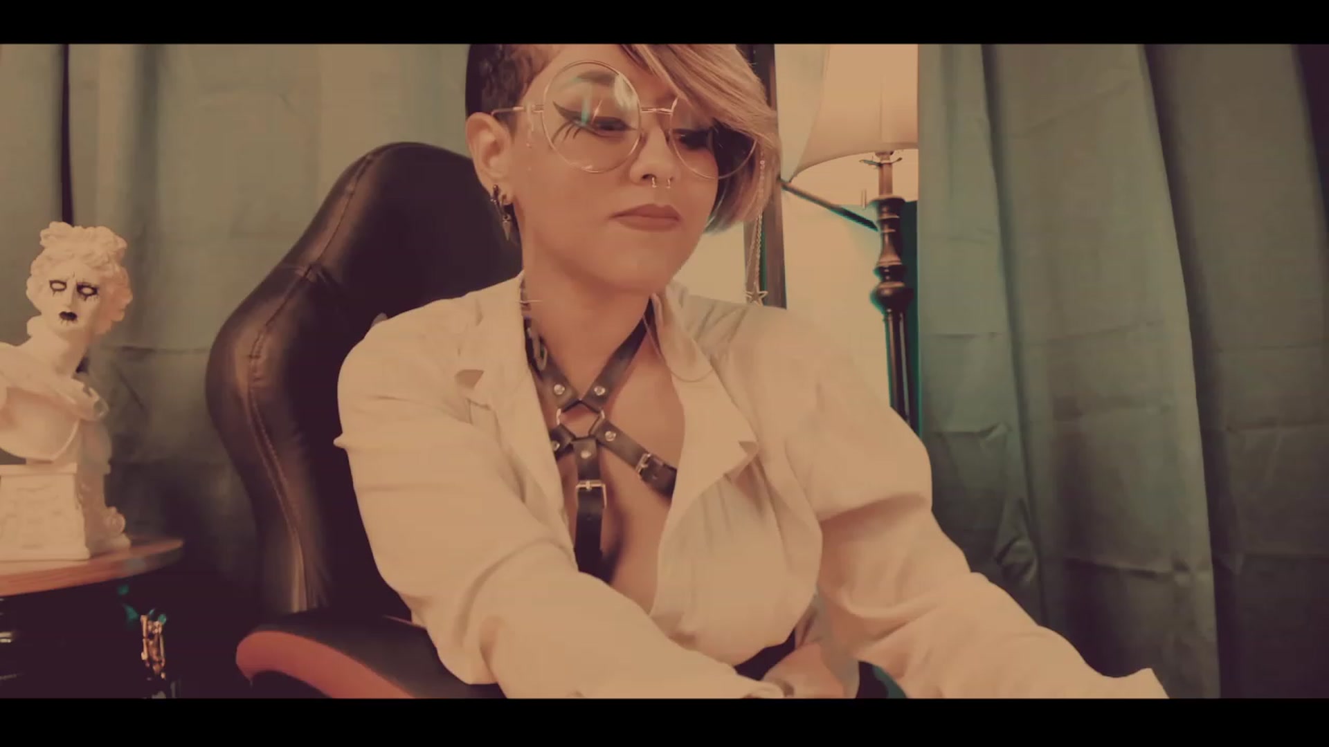 Gallery image thumbnail from AbraxxysRadio's myfreecams stream on, 12/22/2022, 21:18 image 18 of 20