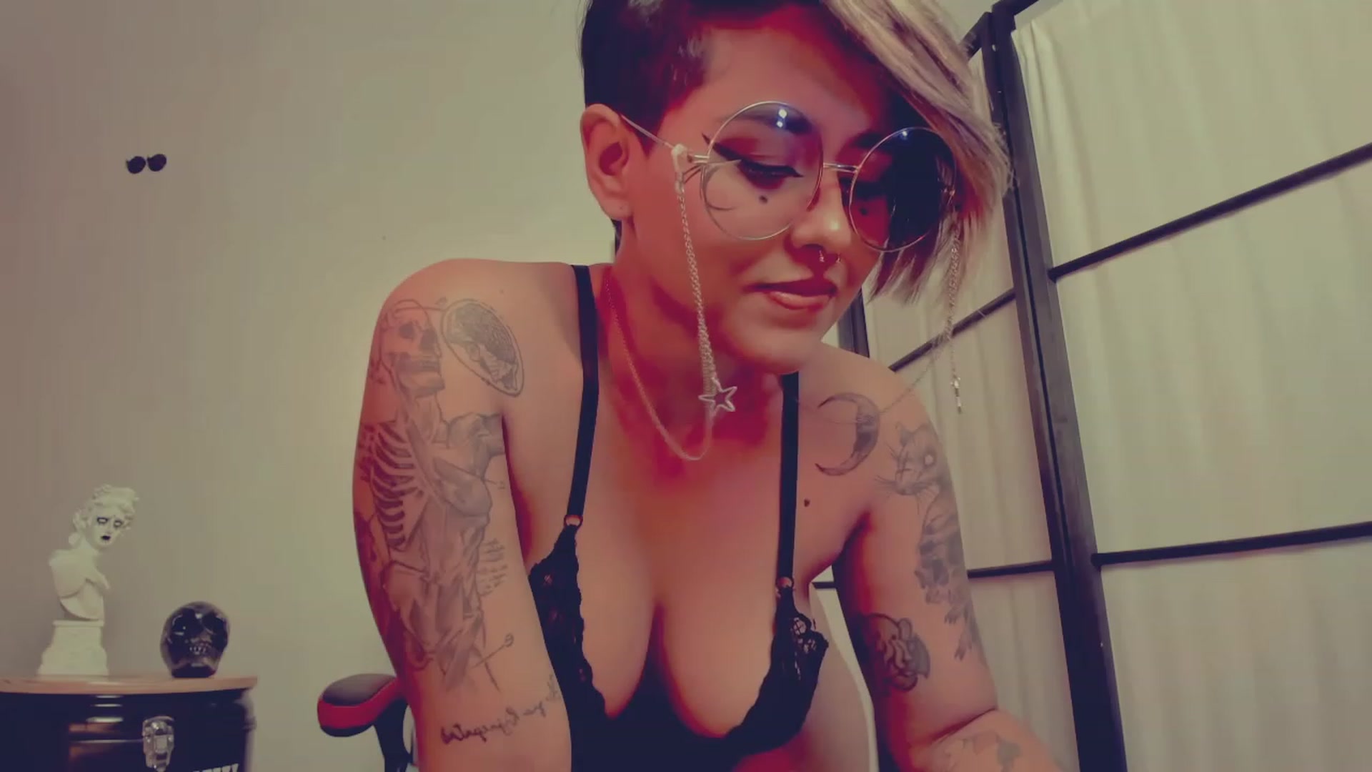Gallery image thumbnail from AbraxxysRadio's myfreecams stream on, 12/24/2022, 24:06 image 11 of 20
