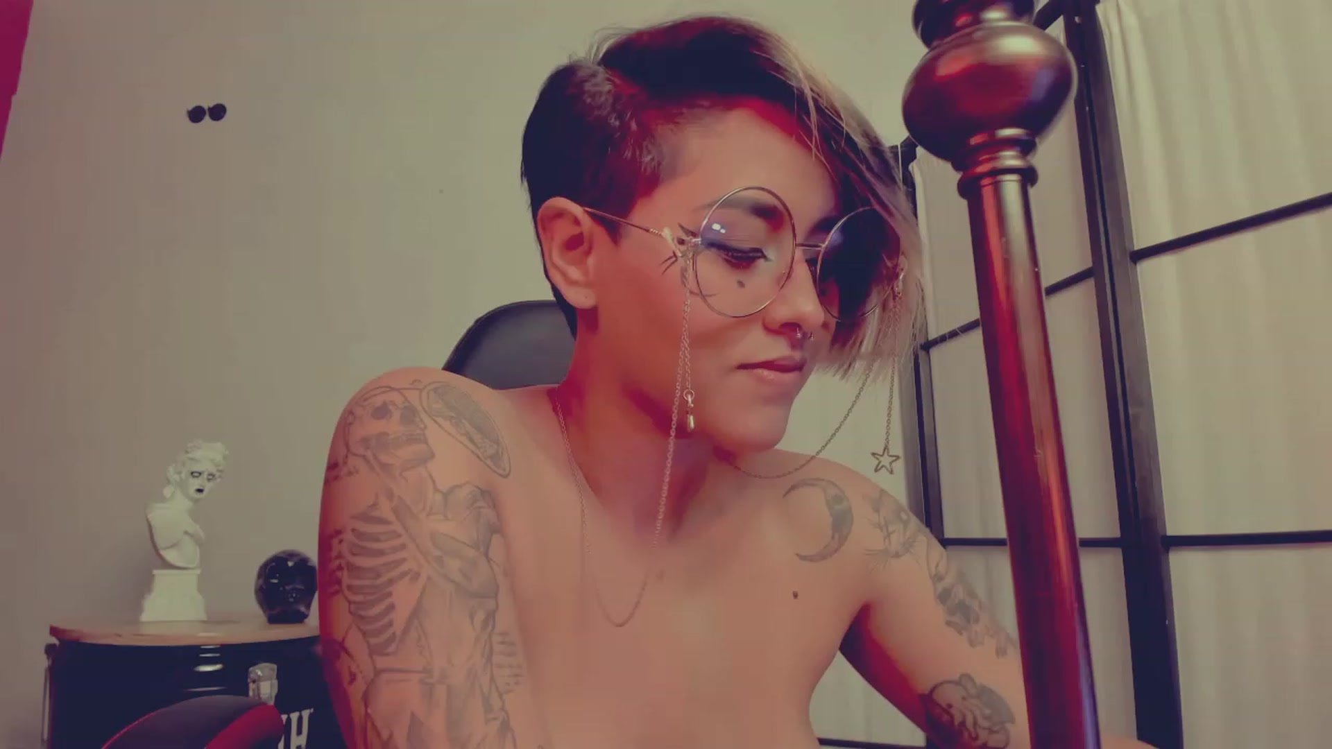 Gallery image thumbnail from AbraxxysRadio's myfreecams stream on, 12/24/2022, 24:32 image 20 of 20
