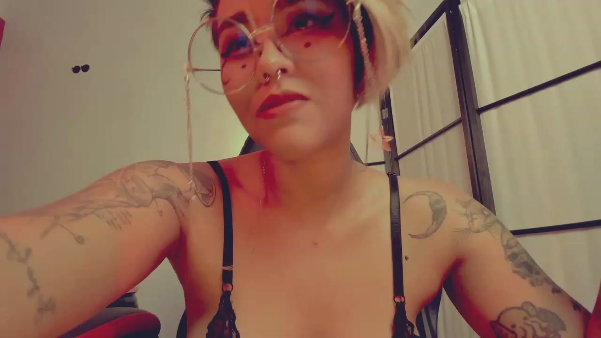 Gallery image thumbnail from AbraxxysRadio's myfreecams stream on, 12/24/2022, 01:55 image 18 of 20