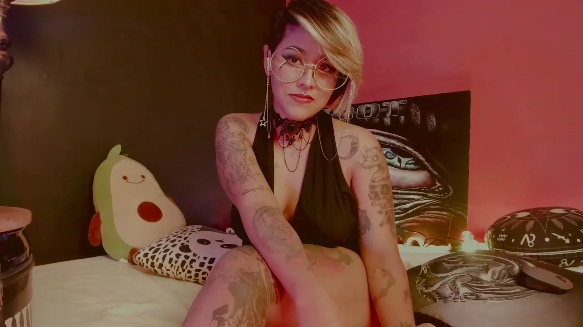 Gallery image thumbnail from AbraxxysRadio's myfreecams stream on, 12/27/2022, 23:49 image 10 of 20