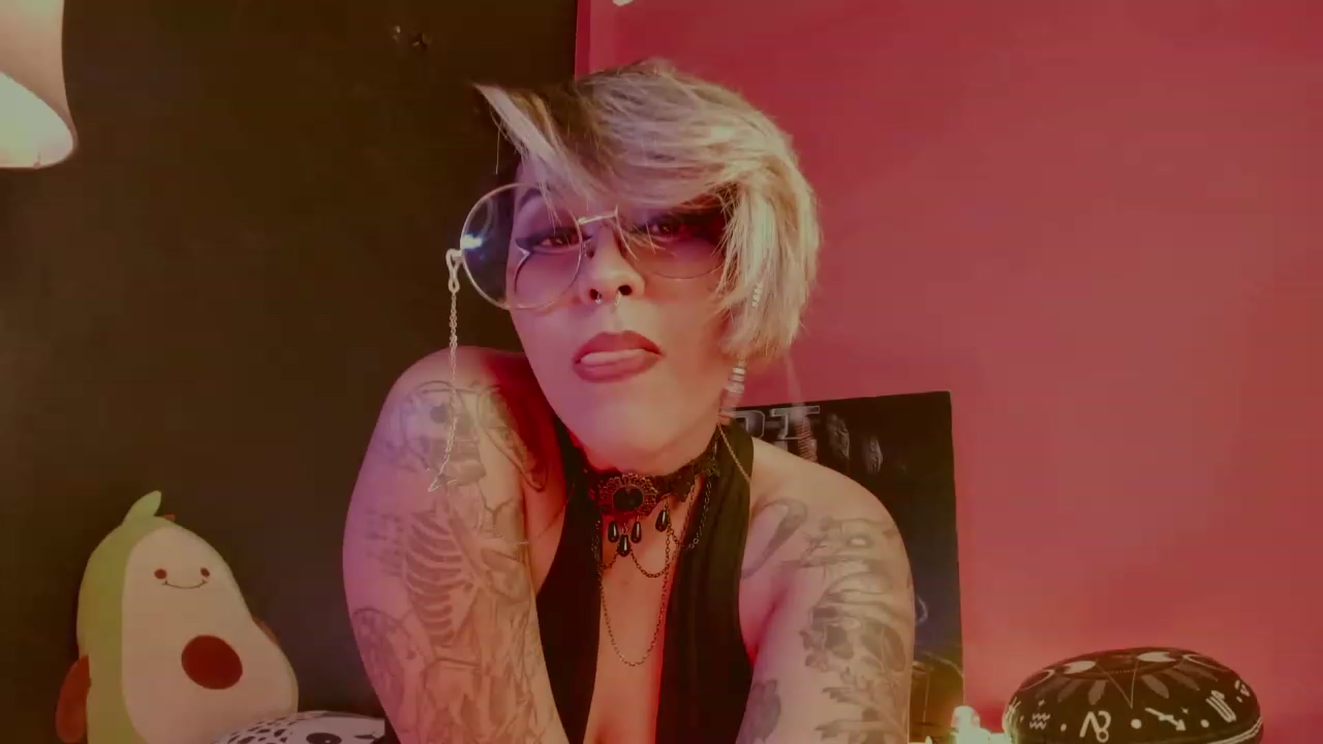 Gallery image thumbnail from AbraxxysRadio's myfreecams stream on, 12/27/2022, 23:49 image 3 of 20