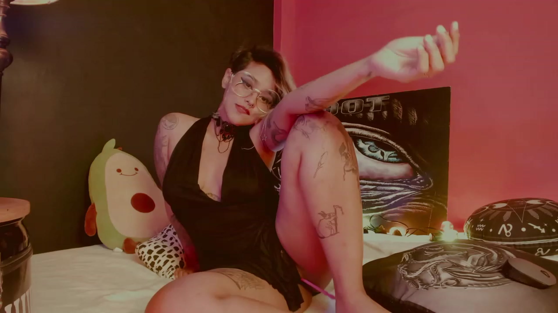 Gallery image thumbnail from AbraxxysRadio's myfreecams stream on, 12/27/2022, 23:49 image 13 of 20