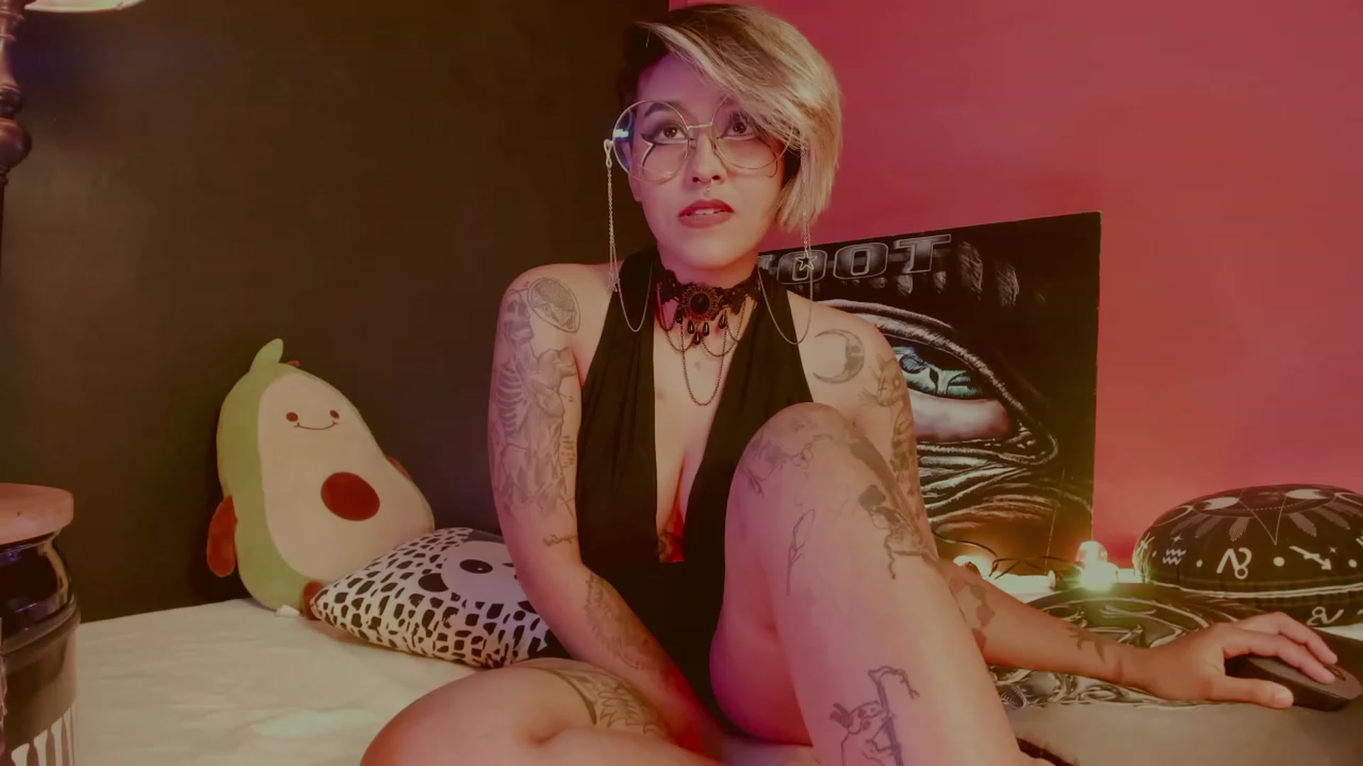 Gallery image thumbnail from AbraxxysRadio's myfreecams stream on, 12/27/2022, 23:49 image 12 of 20