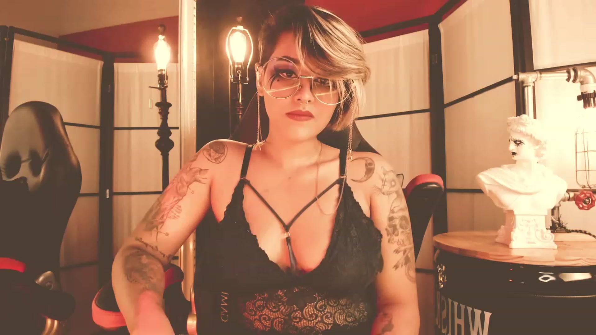 Gallery image thumbnail from AbraxxysRadio's myfreecams stream on, 12/29/2022, 21:15 image 10 of 20