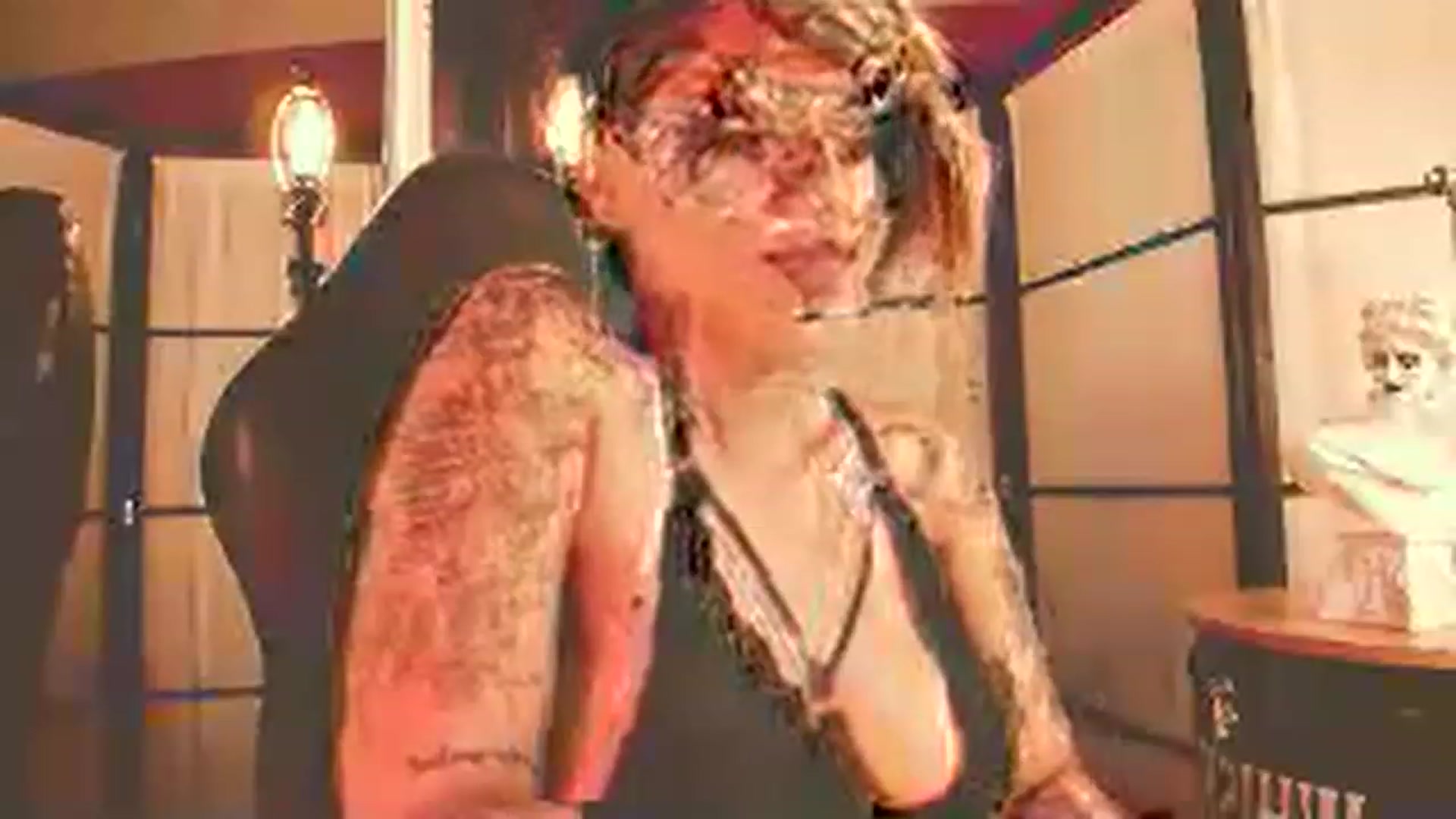 Gallery image thumbnail from AbraxxysRadio's myfreecams stream on, 12/30/2022, 01:10 image 11 of 20