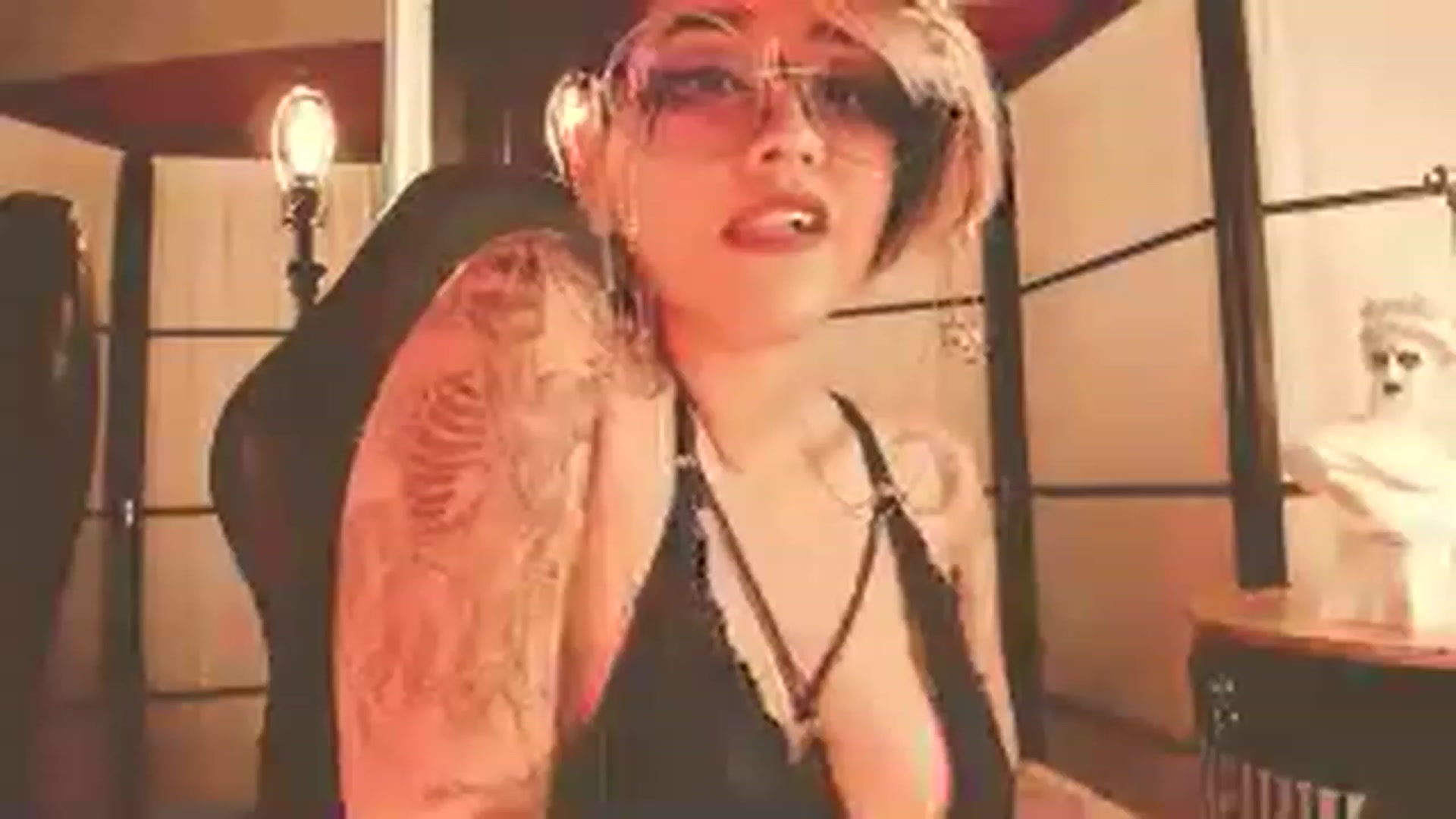 Gallery image thumbnail from AbraxxysRadio's myfreecams stream on, 12/30/2022, 01:10 image 18 of 20