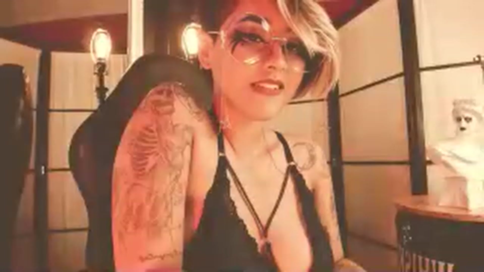 Gallery image thumbnail from AbraxxysRadio's myfreecams stream on, 12/30/2022, 01:10 image 16 of 20