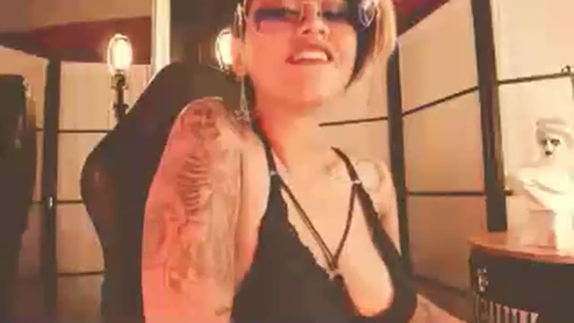 Gallery image thumbnail from AbraxxysRadio's myfreecams stream on, 12/30/2022, 01:10 image 12 of 20