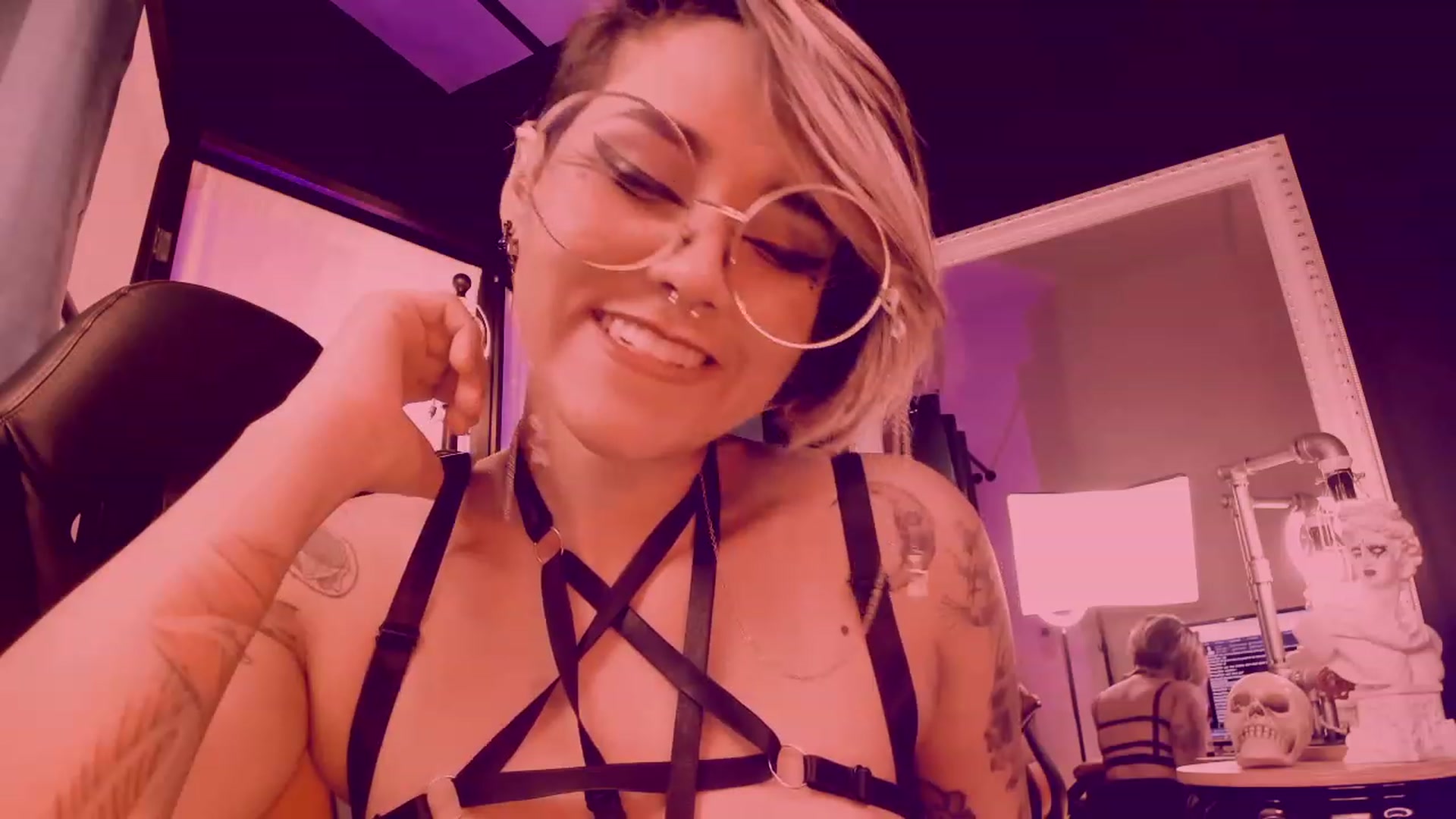 Gallery image thumbnail from AbraxxysRadio's myfreecams stream on, 12/31/2022, 19:05 image 8 of 20