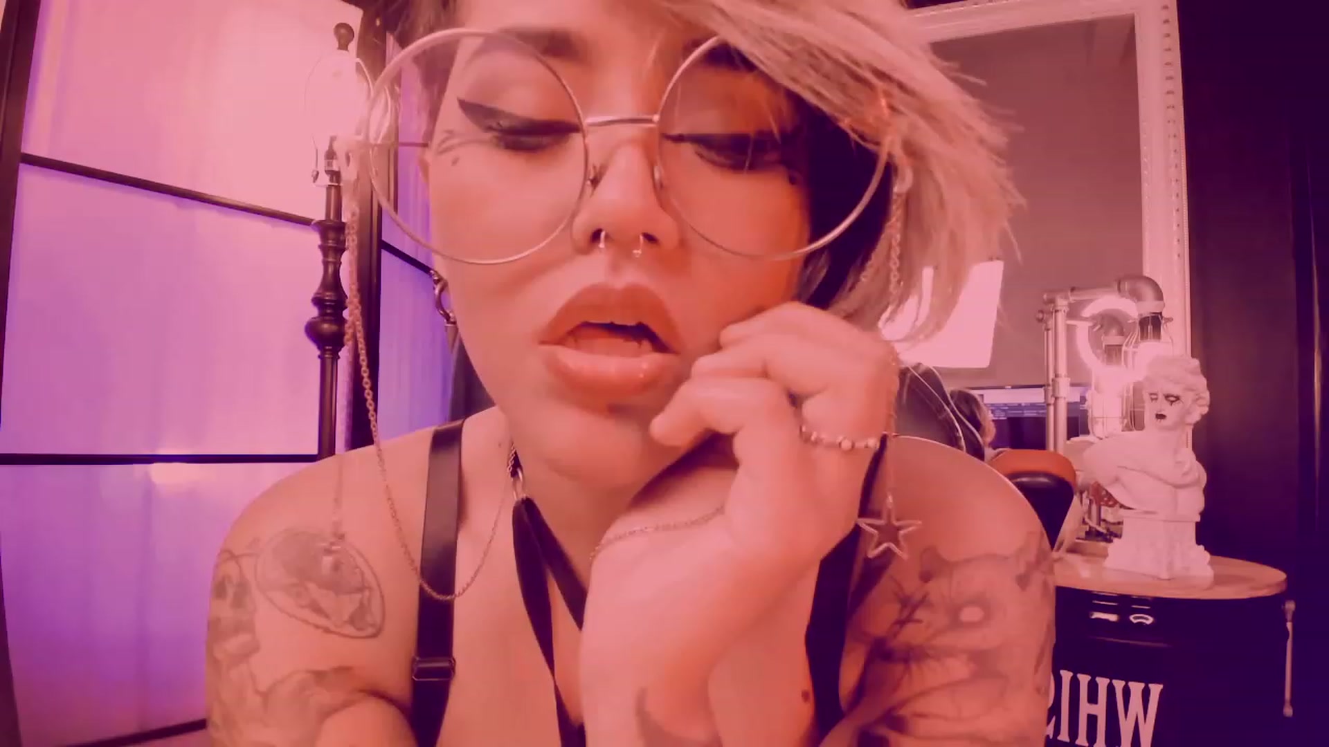 Gallery image thumbnail from AbraxxysRadio's myfreecams stream on, 12/31/2022, 19:05 image 3 of 20