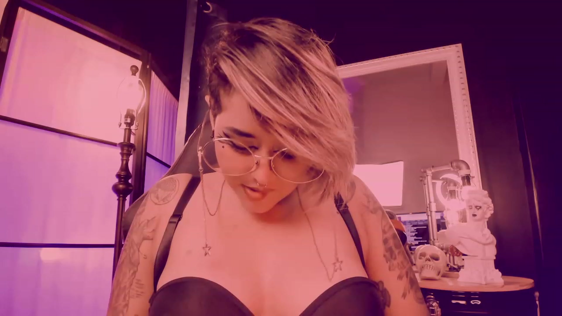 Gallery image thumbnail from AbraxxysRadio's myfreecams stream on, 12/31/2022, 19:05 image 20 of 20