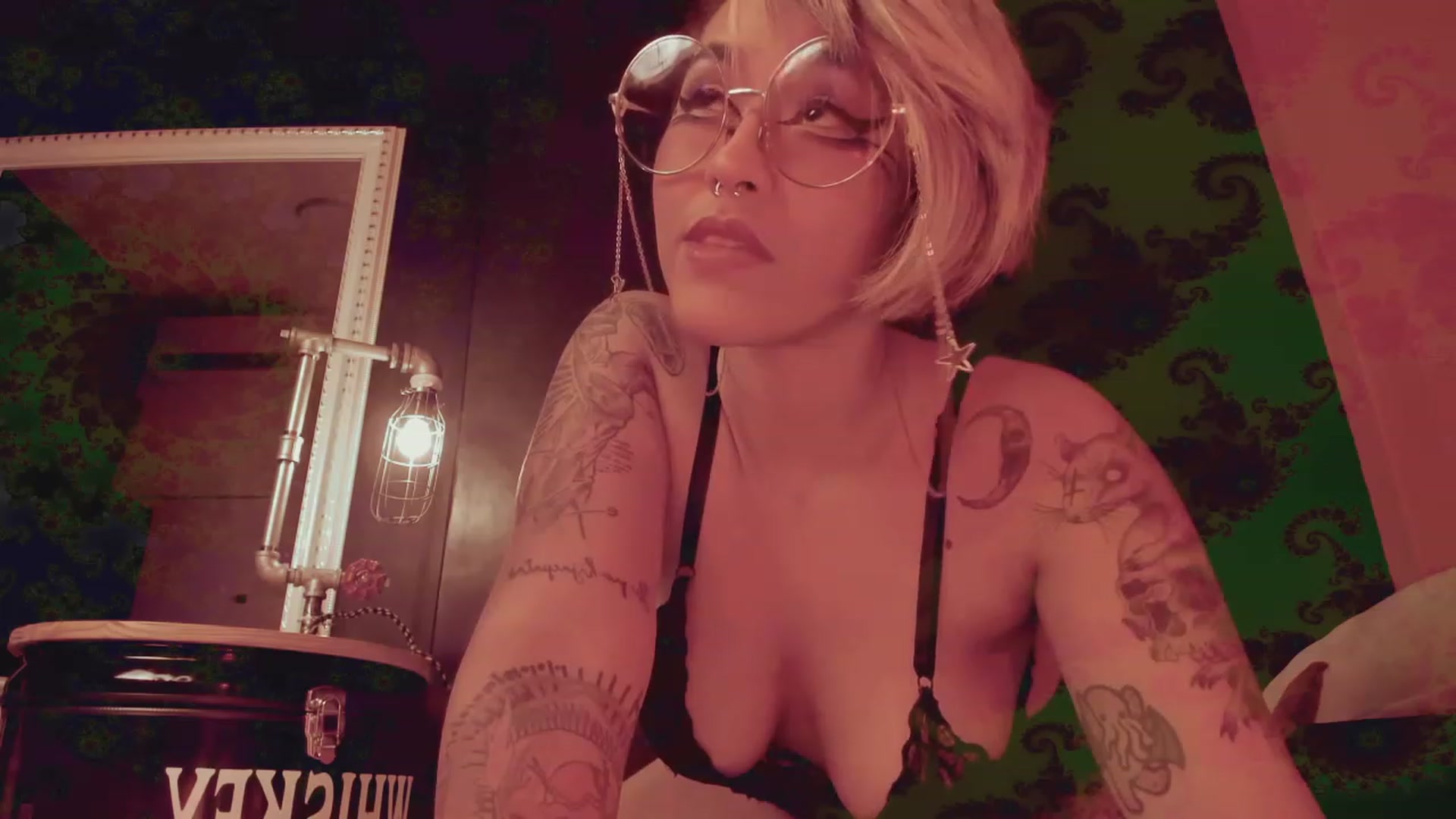 Gallery image thumbnail from AbraxxysRadio's myfreecams stream on, 01/02/2023, 23:56 image 19 of 20