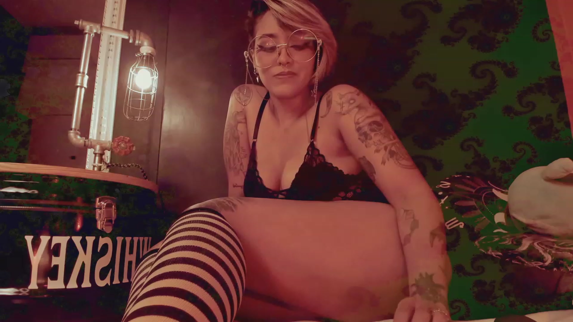 Gallery image thumbnail from AbraxxysRadio's myfreecams stream on, 01/03/2023, 02:29 image 3 of 20