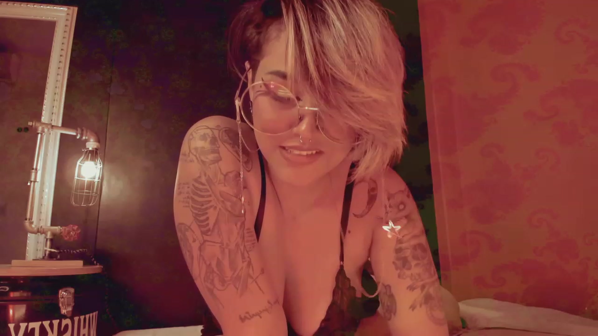 Gallery image thumbnail from AbraxxysRadio's myfreecams stream on, 01/03/2023, 02:29 image 13 of 20