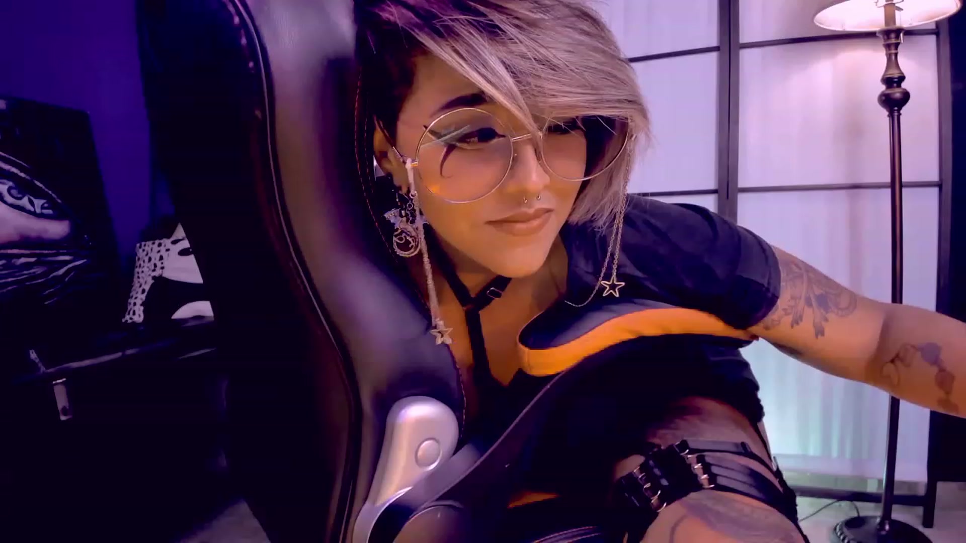 Gallery image thumbnail from AbraxxysRadio's myfreecams stream on, 01/05/2023, 24:07 image 5 of 20