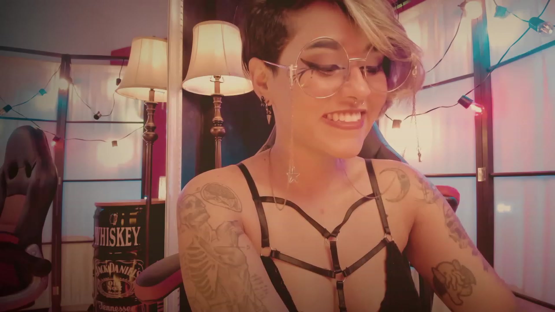 Gallery image thumbnail from AbraxxysRadio's myfreecams stream on, 01/08/2023, 16:53 image 19 of 20