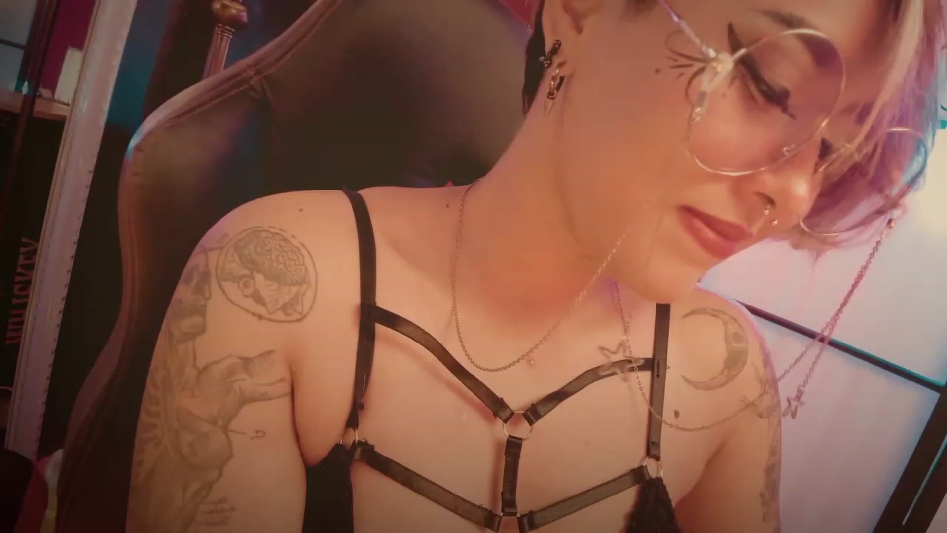 Gallery image thumbnail from AbraxxysRadio's myfreecams stream on, 01/08/2023, 16:53 image 6 of 20