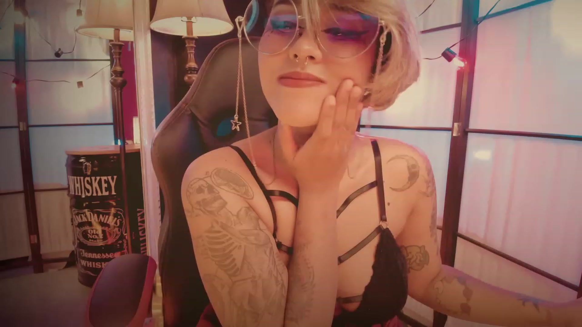 Gallery image thumbnail from AbraxxysRadio's myfreecams stream on, 01/08/2023, 16:53 image 7 of 20