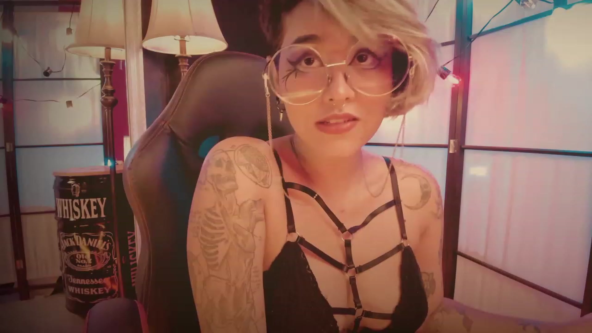 Gallery image thumbnail from AbraxxysRadio's myfreecams stream on, 01/08/2023, 16:53 image 5 of 20