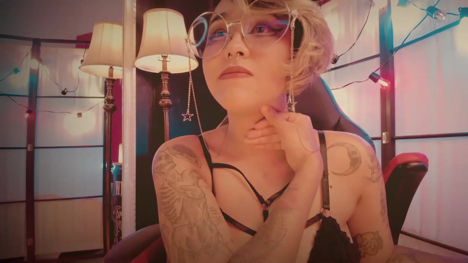 Gallery image thumbnail from AbraxxysRadio's myfreecams stream on, 01/08/2023, 20:10 image 17 of 20
