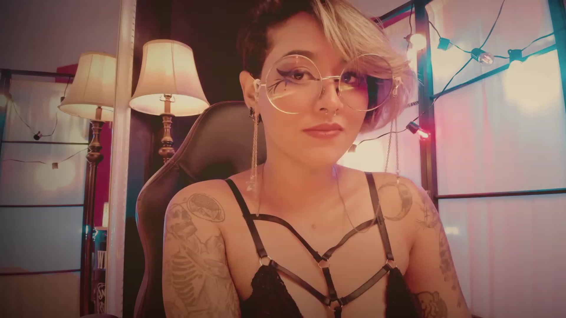 Gallery image thumbnail from AbraxxysRadio's myfreecams stream on, 01/08/2023, 20:10 image 10 of 20
