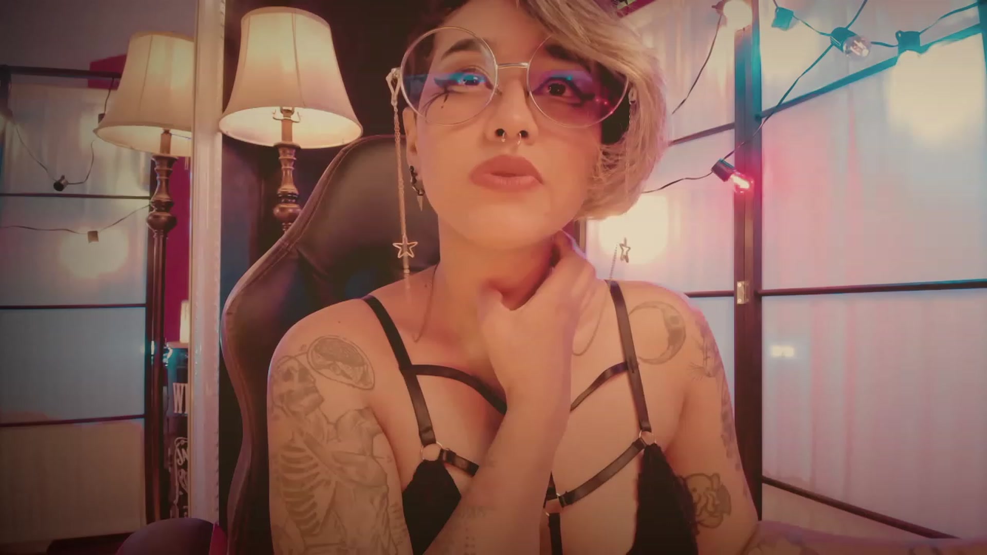 Gallery image thumbnail from AbraxxysRadio's myfreecams stream on, 01/08/2023, 20:10 image 13 of 20