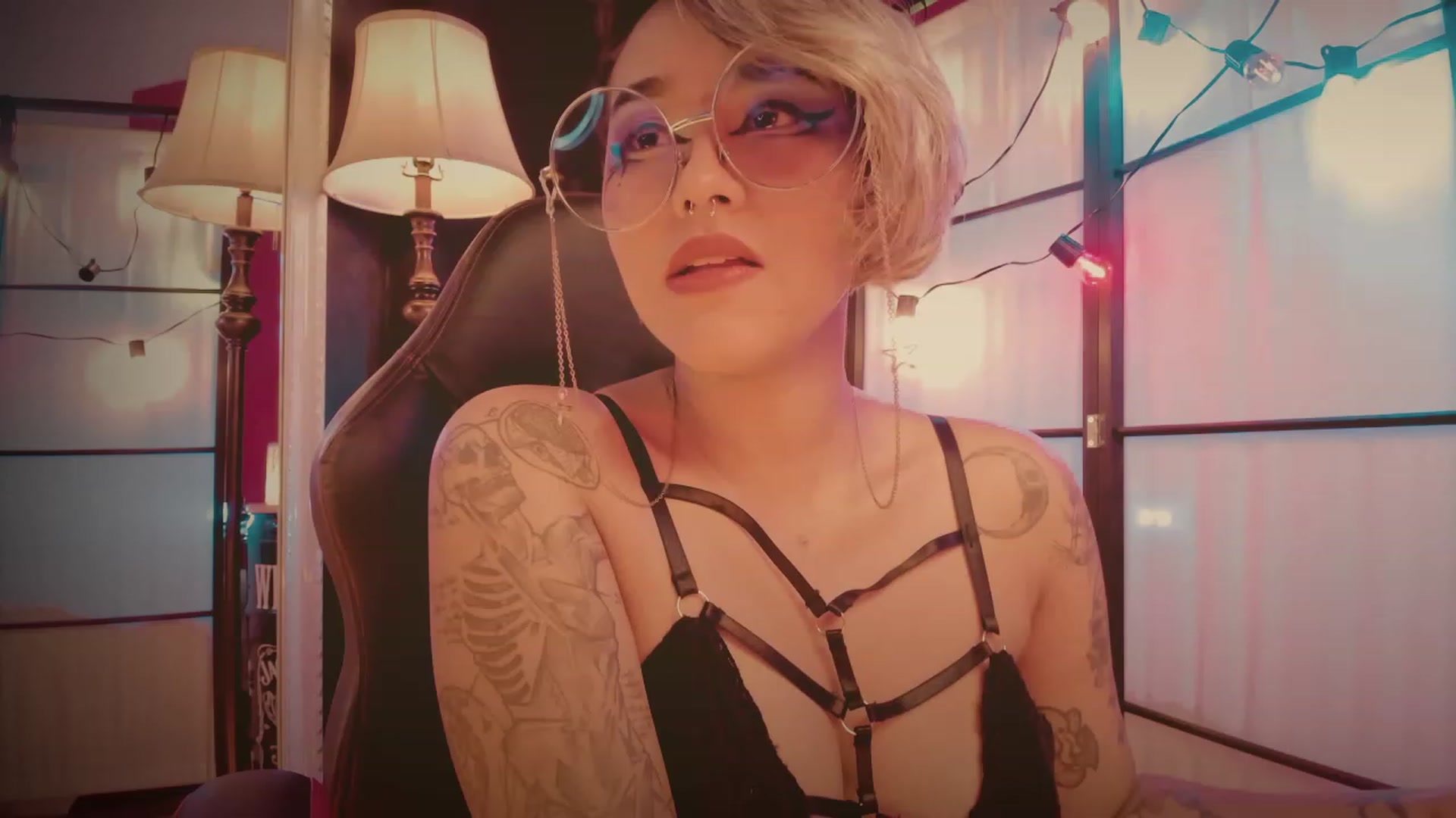 Gallery image thumbnail from AbraxxysRadio's myfreecams stream on, 01/08/2023, 20:10 image 14 of 20