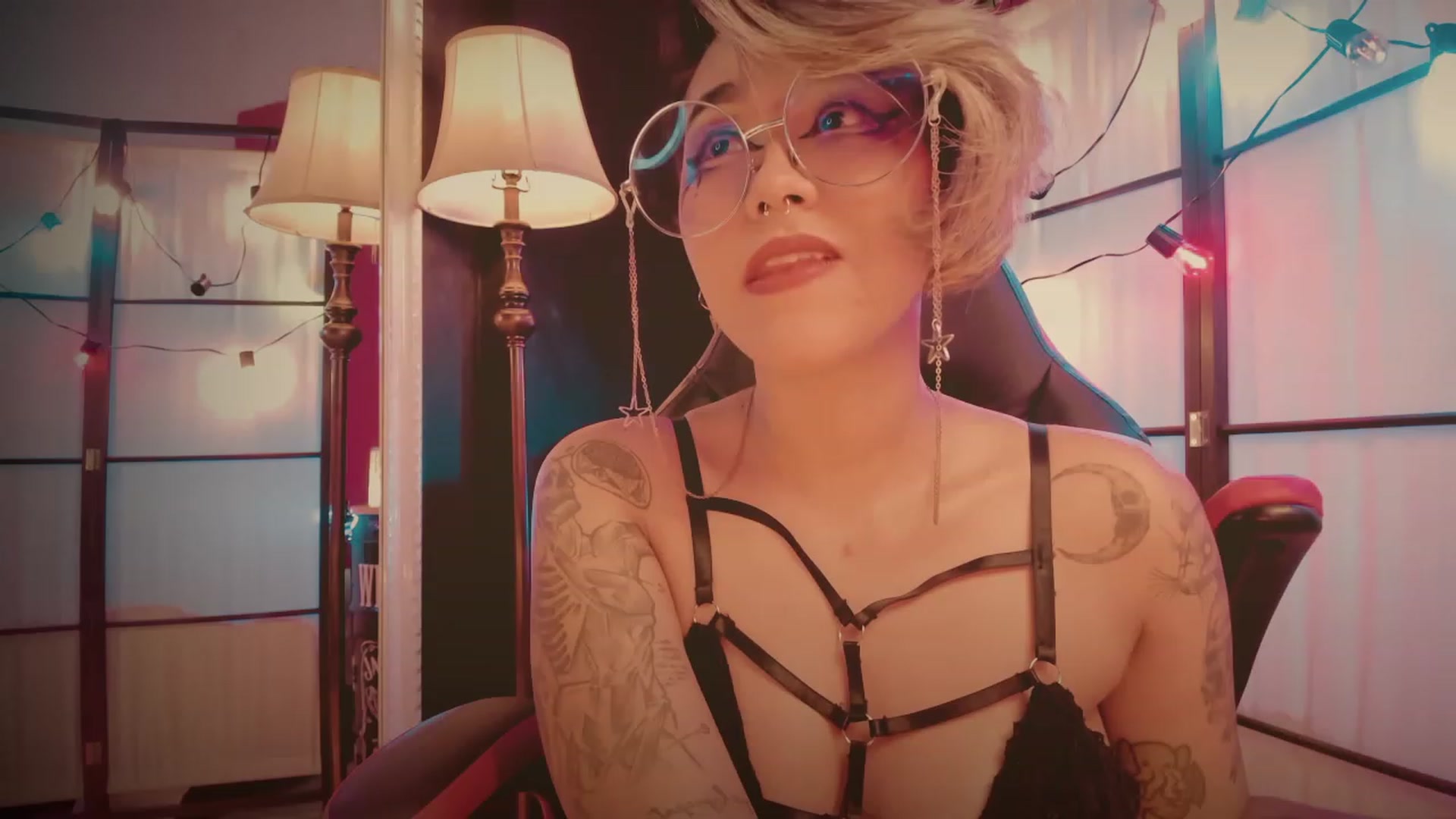 Gallery image thumbnail from AbraxxysRadio's myfreecams stream on, 01/08/2023, 20:10 image 18 of 20