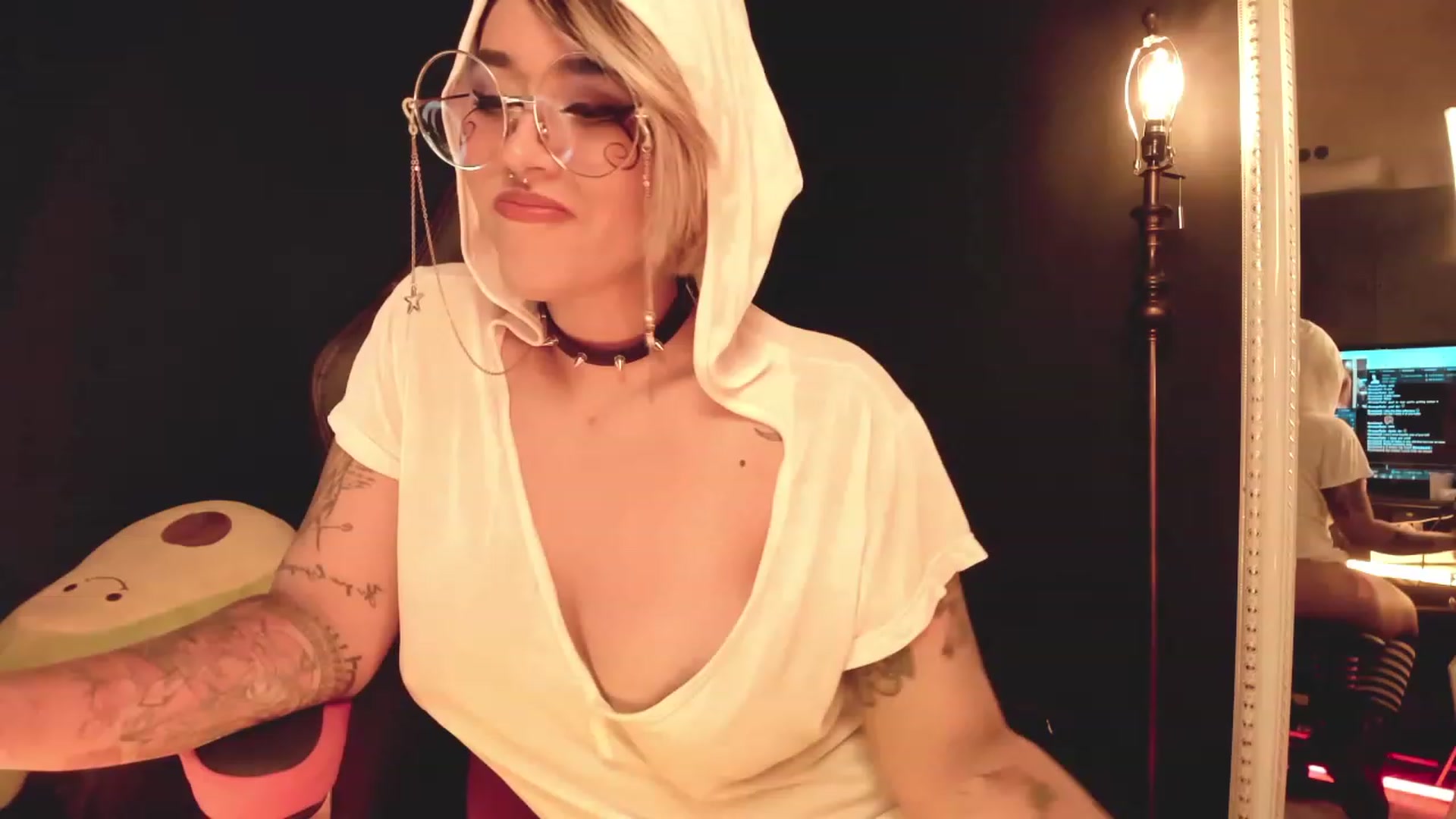 Gallery image thumbnail from AbraxxysRadio's myfreecams stream on, 01/13/2023, 24:00 image 5 of 20