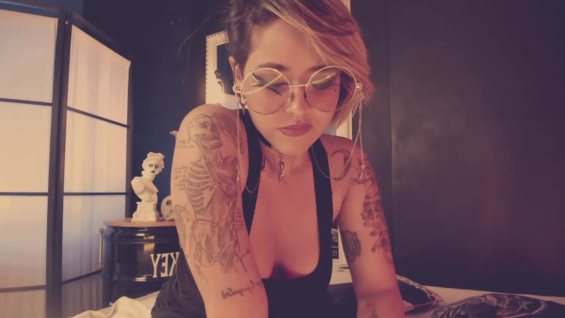 Gallery image thumbnail from AbraxxysRadio's myfreecams stream on, 01/15/2023, 18:51 image 3 of 20