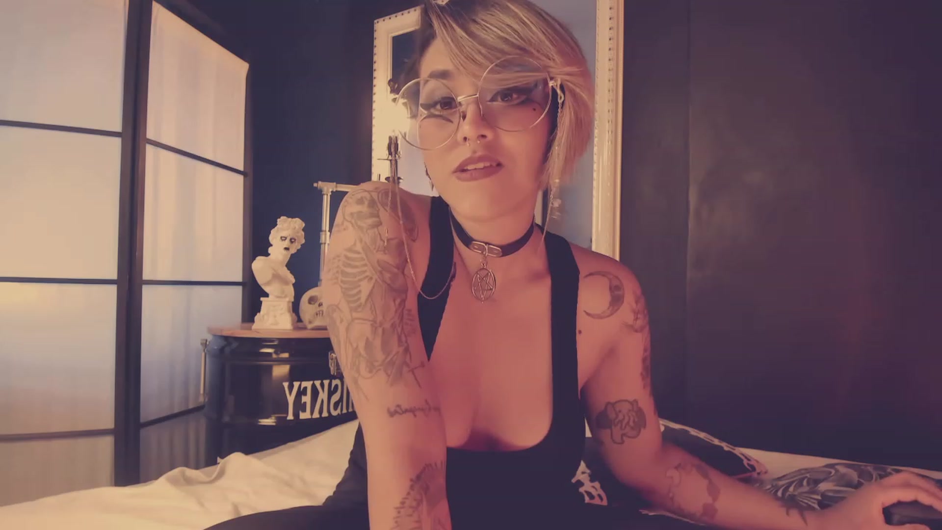 Gallery image thumbnail from AbraxxysRadio's myfreecams stream on, 01/15/2023, 18:51 image 2 of 20