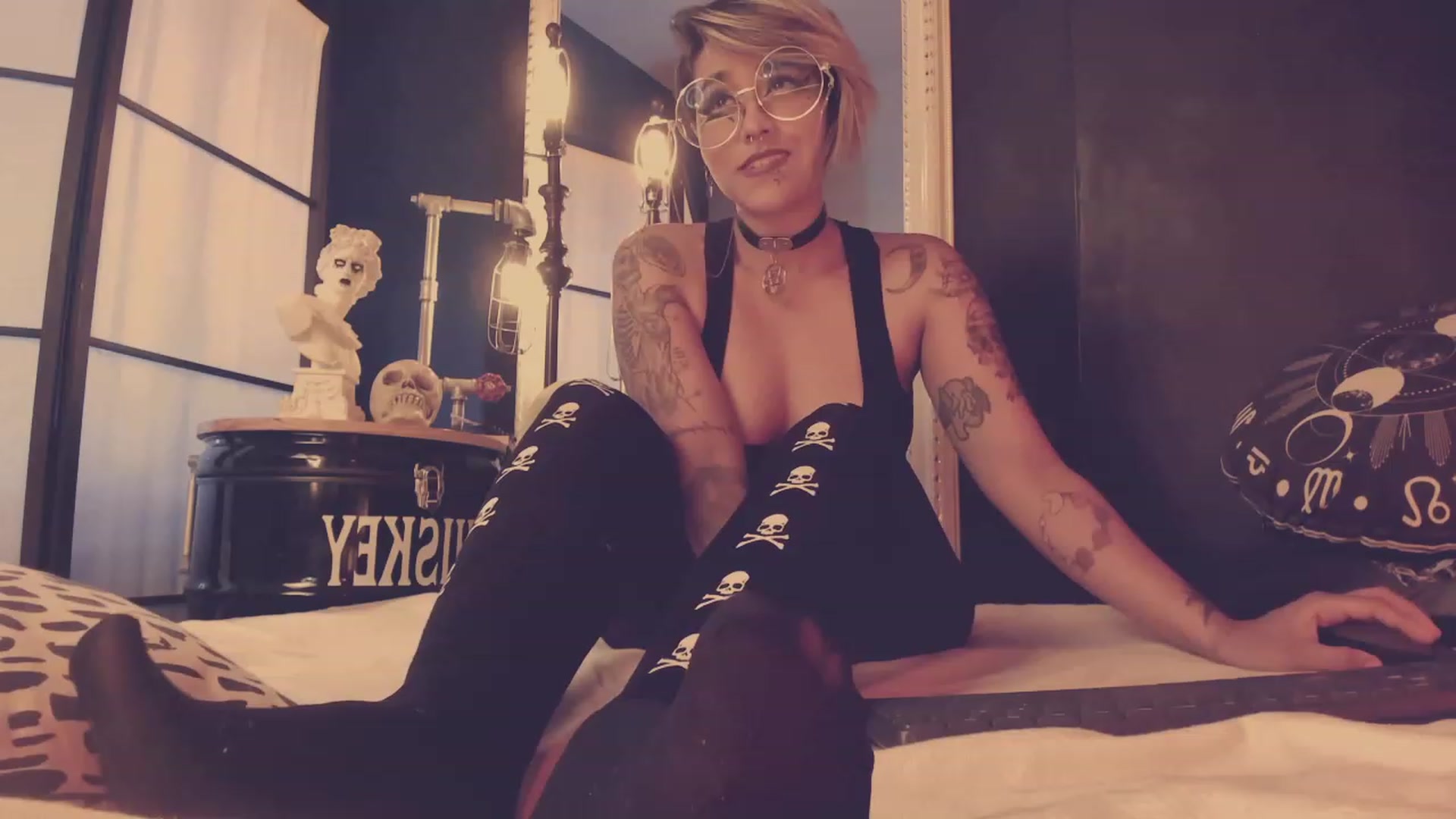 Gallery image thumbnail from AbraxxysRadio's myfreecams stream on, 01/15/2023, 20:24 image 7 of 20