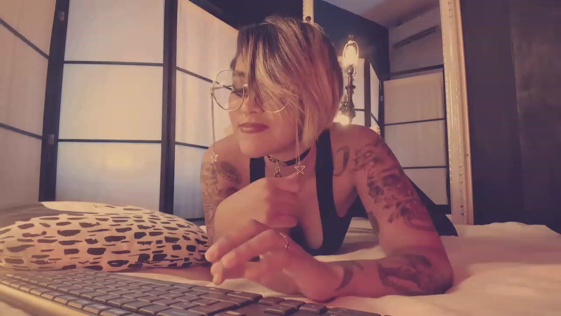 Gallery image thumbnail from AbraxxysRadio's myfreecams stream on, 01/15/2023, 20:24 image 10 of 20