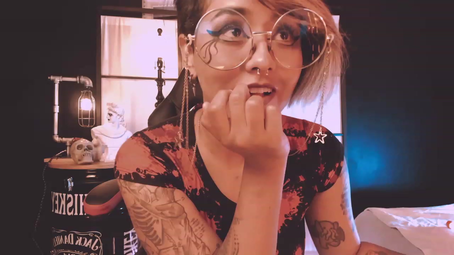 Gallery image thumbnail from AbraxxysRadio's myfreecams stream on, 01/17/2023, 02:47 image 11 of 20