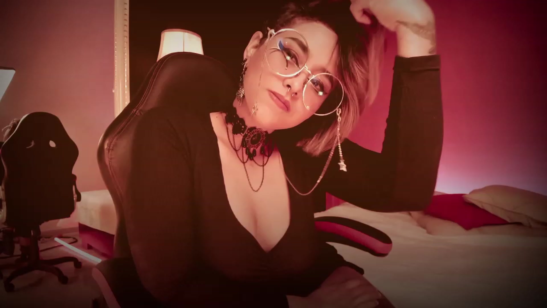 Gallery image thumbnail from AbraxxysRadio's myfreecams stream on, 01/18/2023, 23:43 image 4 of 20