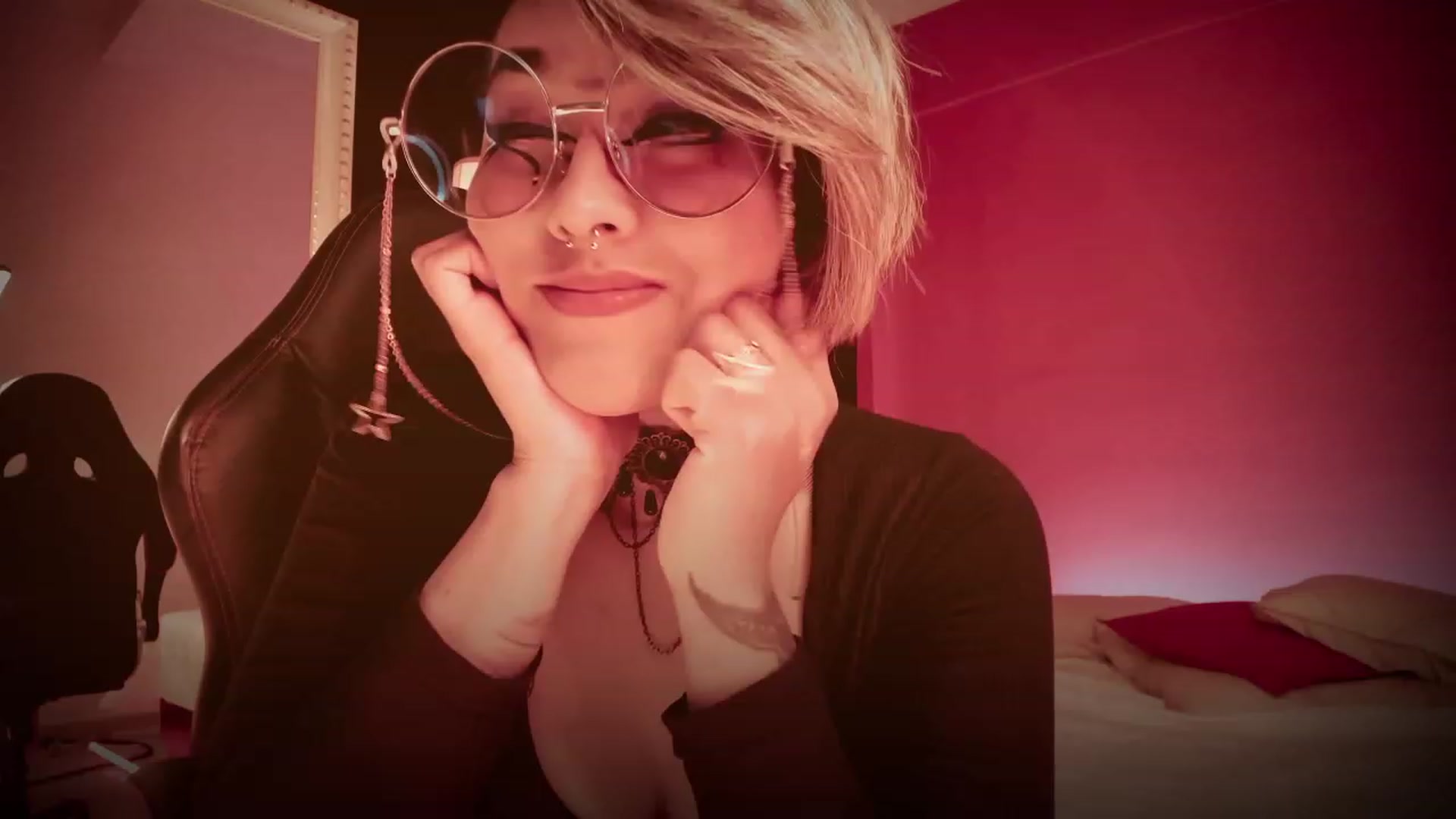 Gallery image thumbnail from AbraxxysRadio's myfreecams stream on, 01/18/2023, 23:43 image 15 of 20