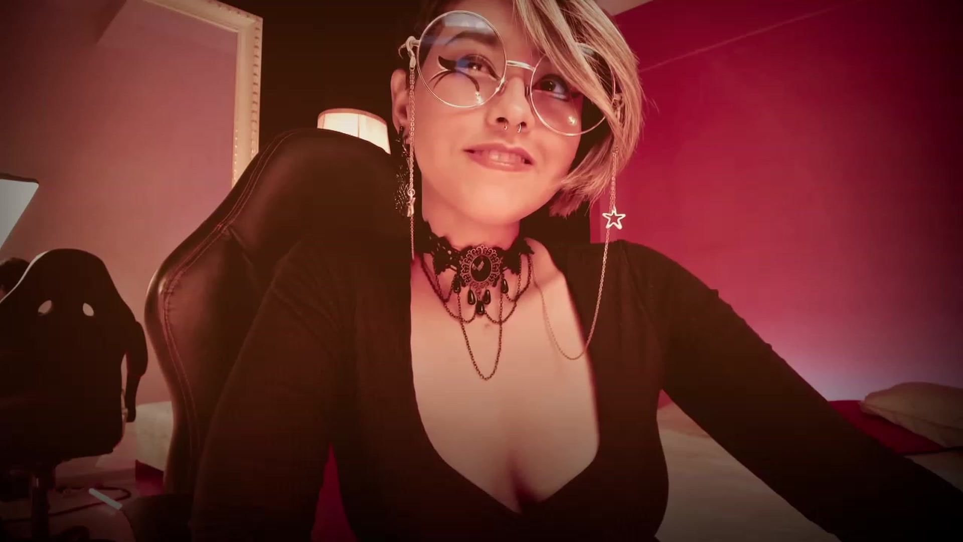 Gallery image thumbnail from AbraxxysRadio's myfreecams stream on, 01/18/2023, 23:43 image 18 of 20