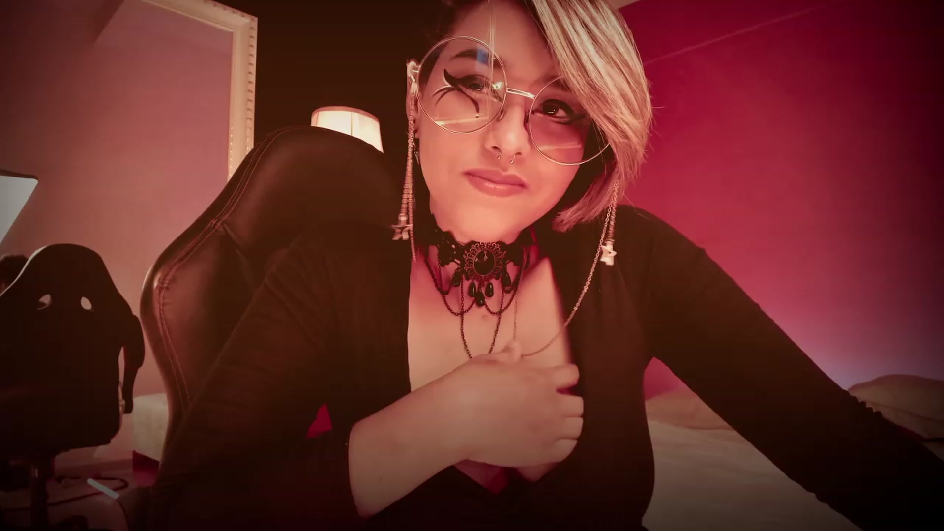 Gallery image thumbnail from AbraxxysRadio's myfreecams stream on, 01/18/2023, 23:43 image 17 of 20