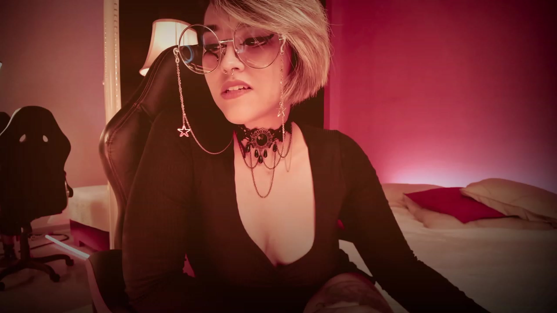 Gallery image thumbnail from AbraxxysRadio's myfreecams stream on, 01/18/2023, 23:43 image 3 of 20