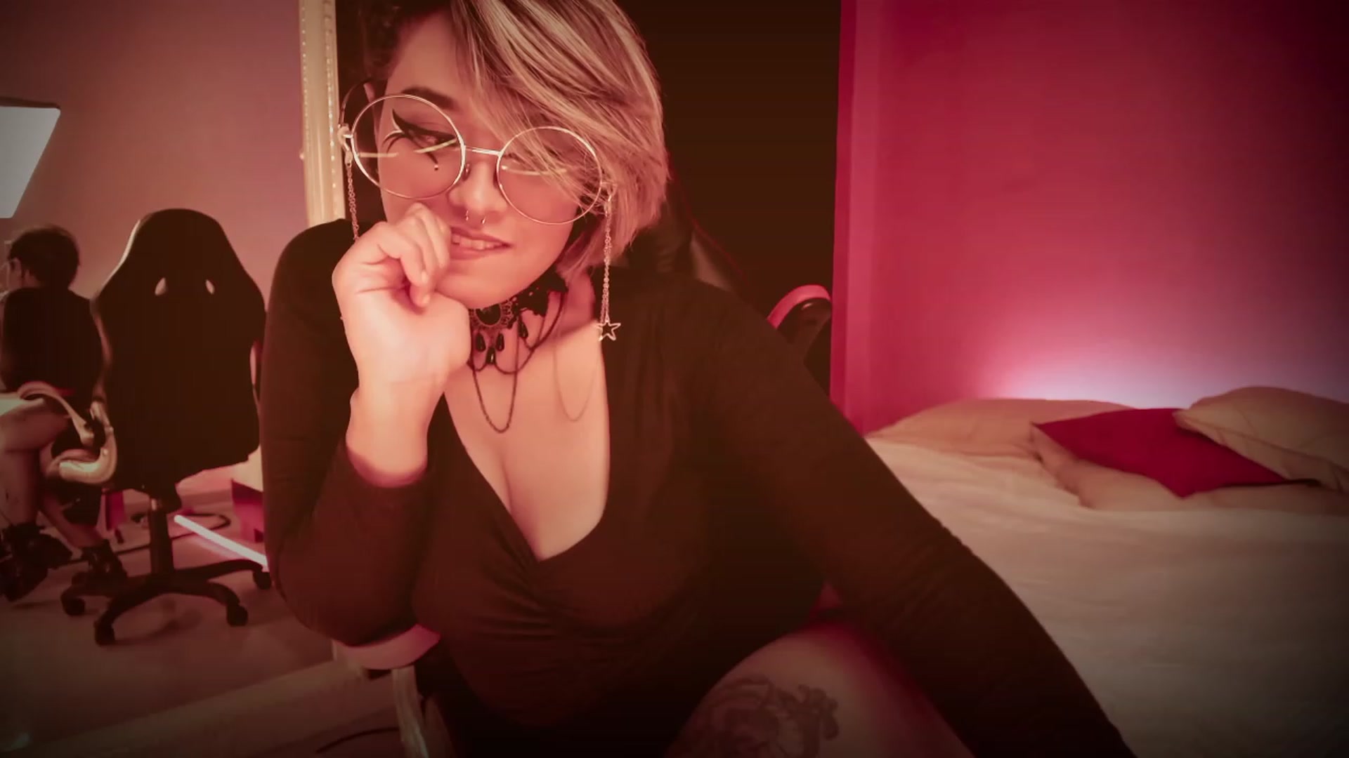 Gallery image thumbnail from AbraxxysRadio's myfreecams stream on, 01/18/2023, 23:43 image 7 of 20
