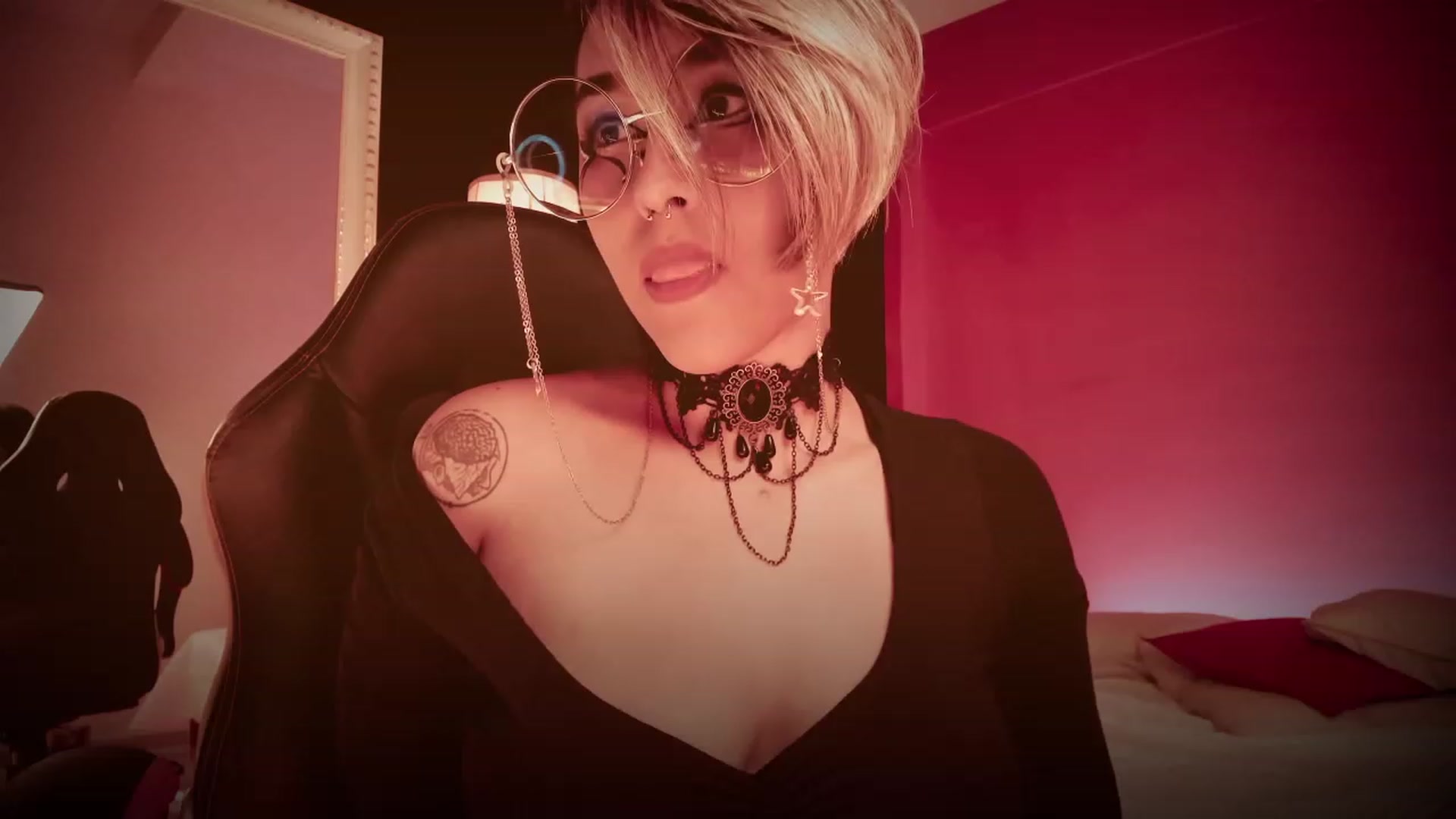 Gallery image thumbnail from AbraxxysRadio's myfreecams stream on, 01/19/2023, 24:49 image 19 of 20